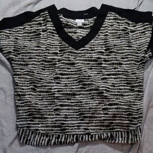 Jaclyn Smith Black and Cream Patterned Top